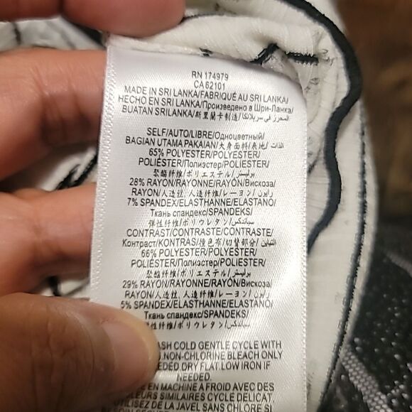 BCBGeneration Striped Top Size M - Picture 6 of 6